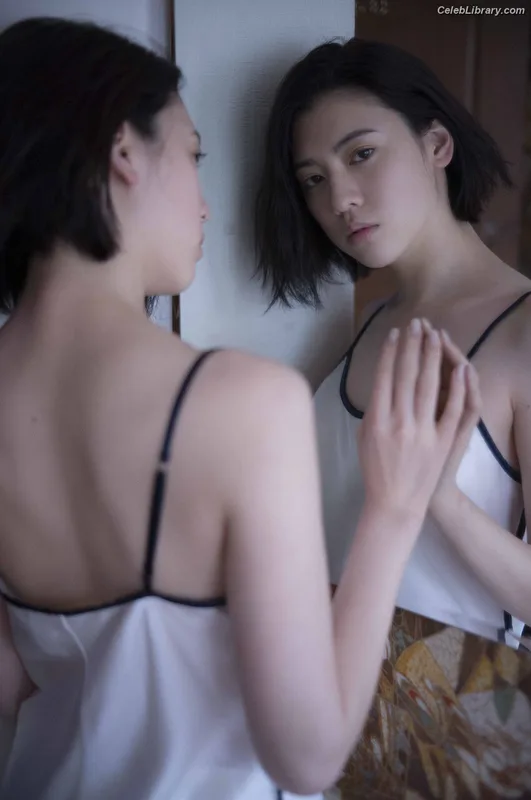 Ayaka Miyoshi photo 7 of 1210