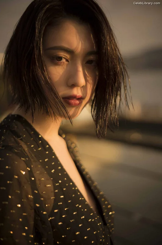 Ayaka Miyoshi photo 11 of 1210