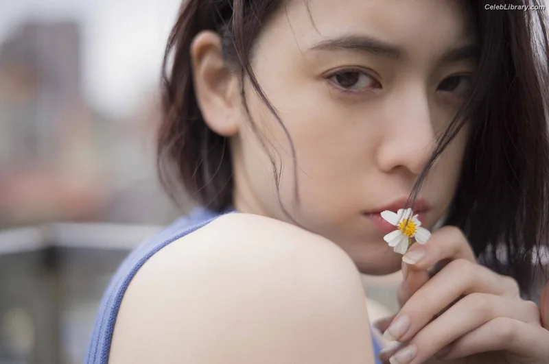 Ayaka Miyoshi photo 14 of 1210
