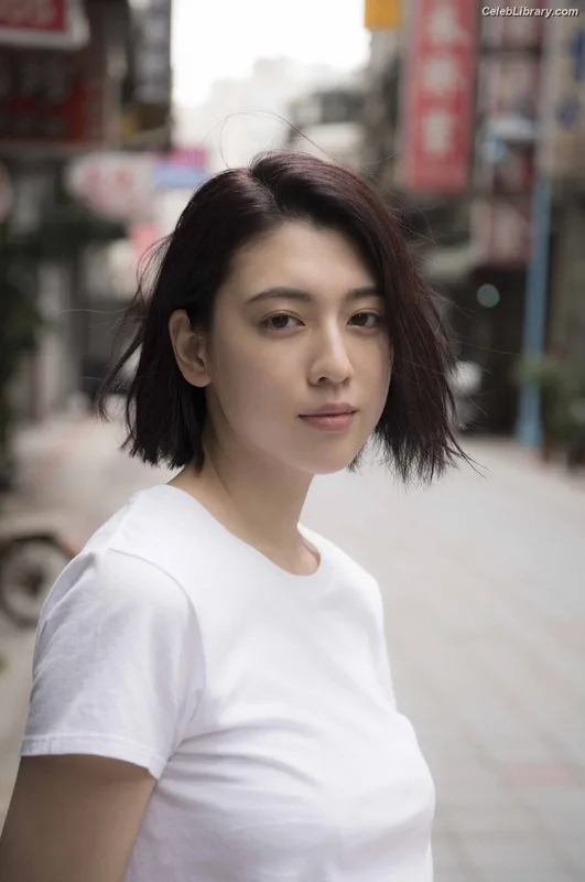 Ayaka Miyoshi photo 18 of 1210