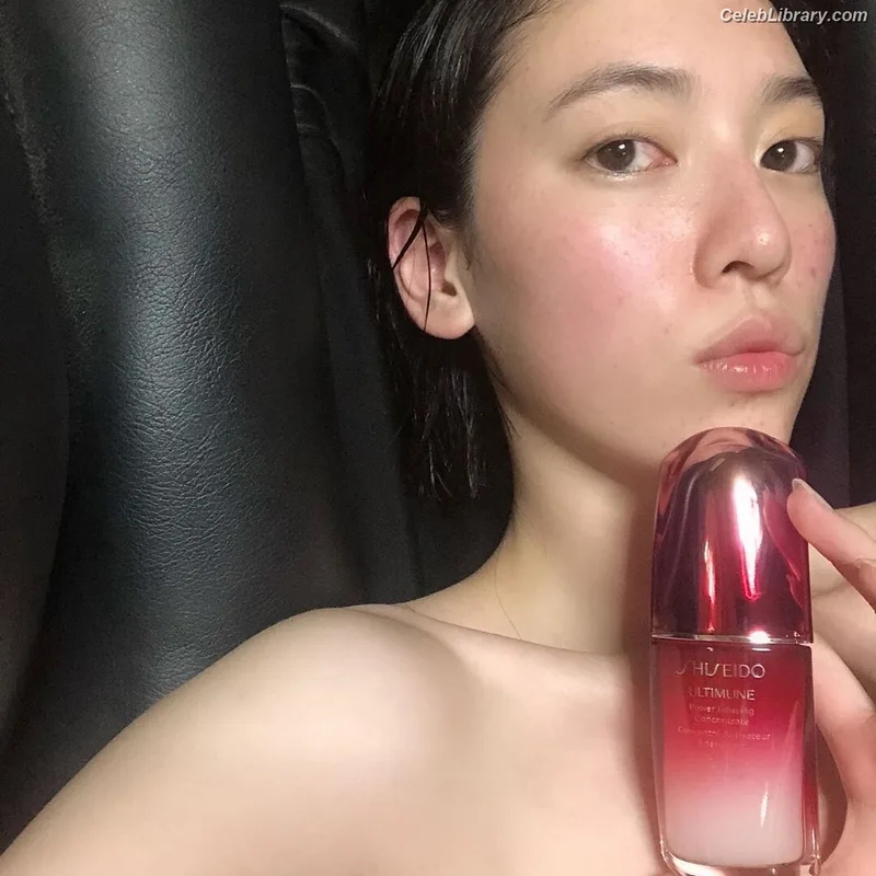Ayaka Miyoshi photo 3 of 1210