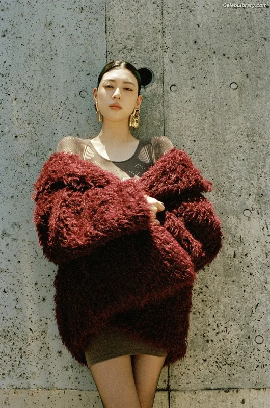 Ayaka Miyoshi photo 5 of 1210