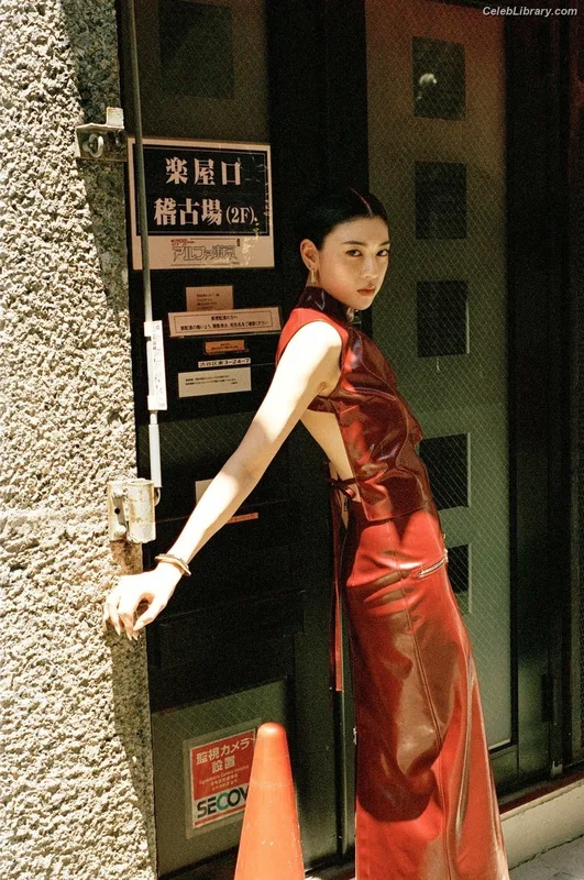 Ayaka Miyoshi photo 6 of 1210