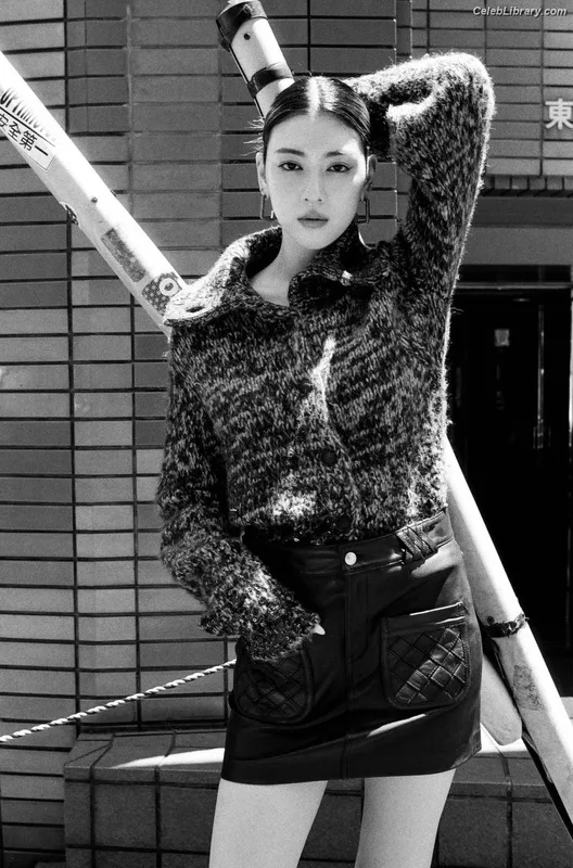 Ayaka Miyoshi photo 7 of 1210