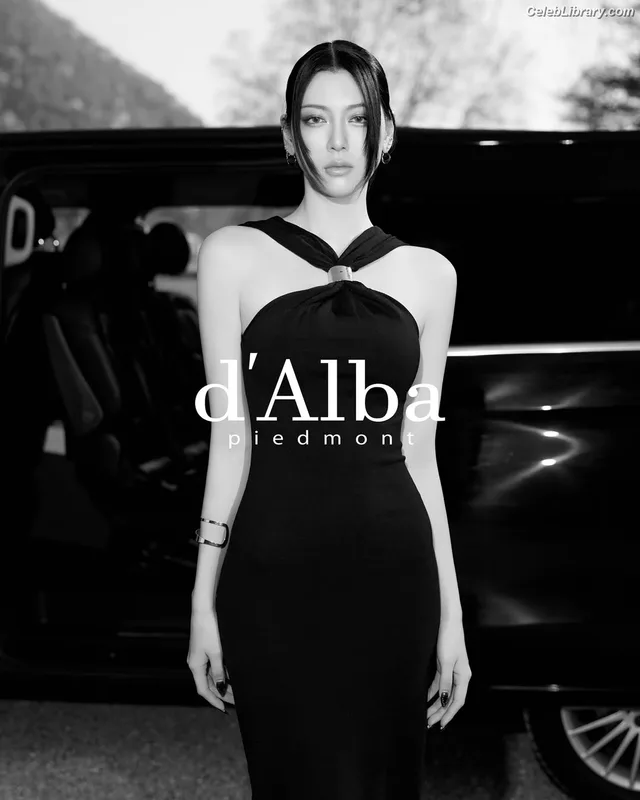 Ayaka Miyoshi photo 9 of 1210