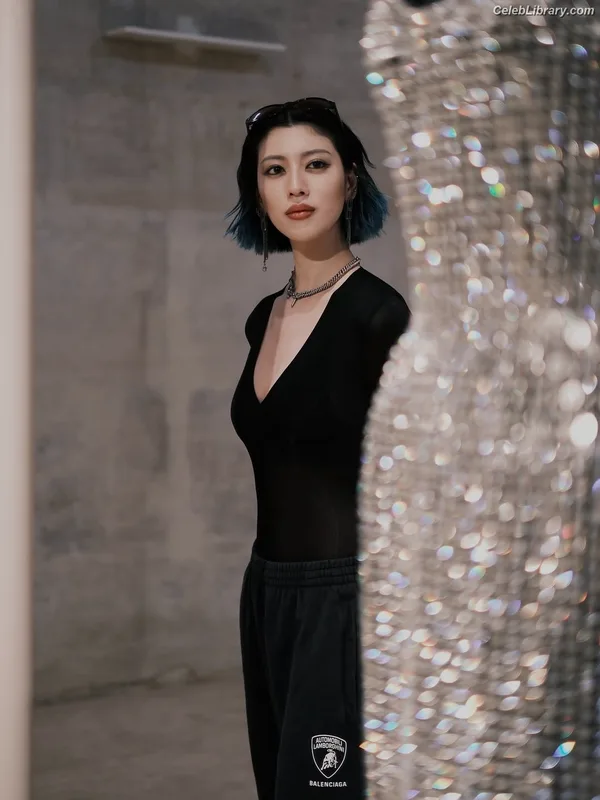 Ayaka Miyoshi photo 10 of 1210