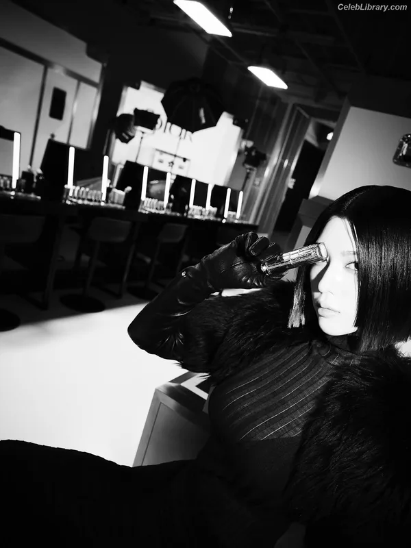 Ayaka Miyoshi photo 21 of 1210