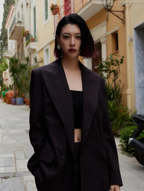Ayaka Miyoshi photo 4 of 1210