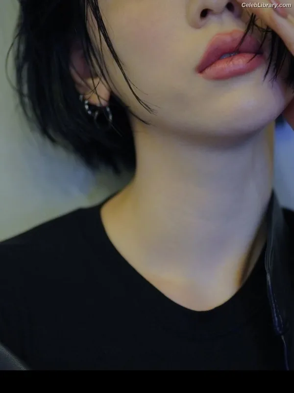 Ayaka Miyoshi photo 16 of 1210