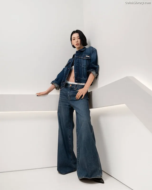 Ayaka Miyoshi photo 1 of 1210
