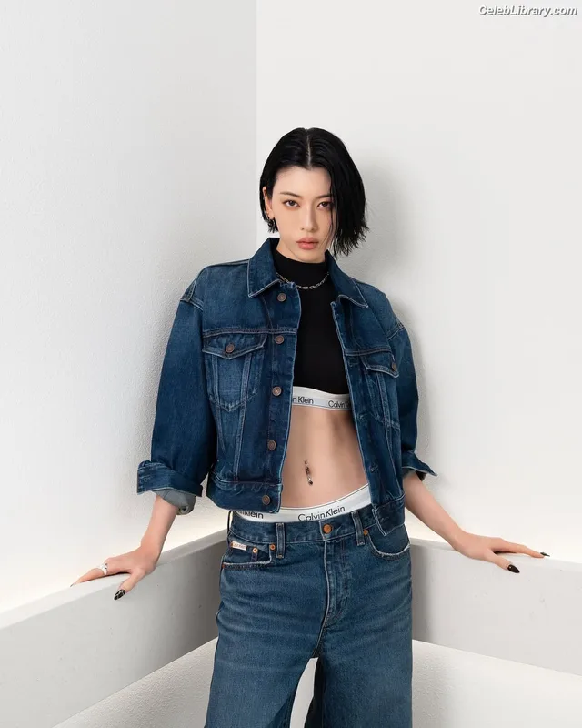 Ayaka Miyoshi photo 4 of 1210