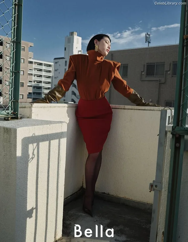Ayaka Miyoshi photo 13 of 1210