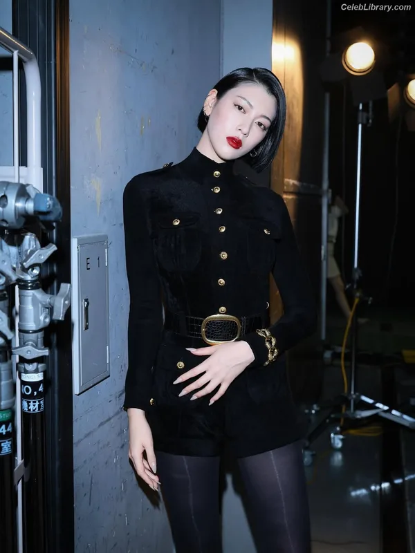 Ayaka Miyoshi photo 23 of 1210