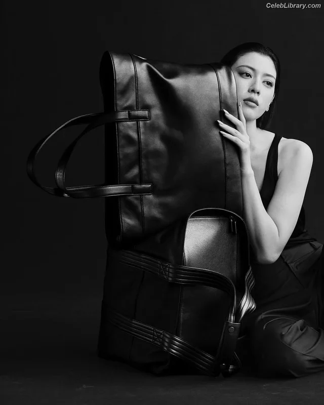 Ayaka Miyoshi photo 1 of 1210