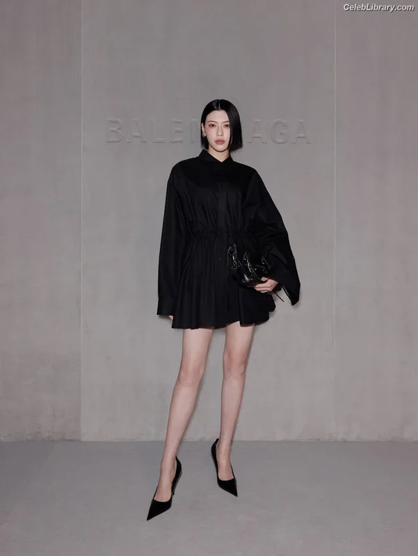 Ayaka Miyoshi photo 20 of 1210