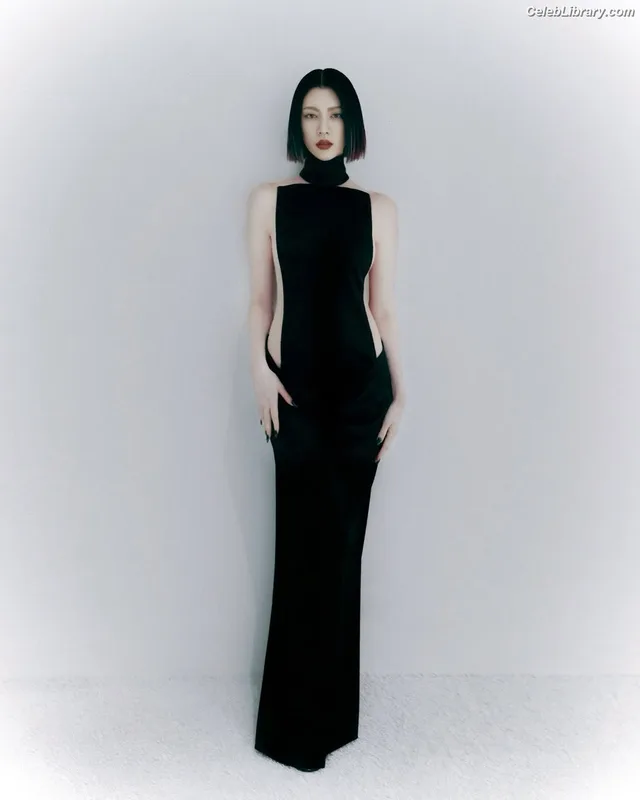 Ayaka Miyoshi photo 11 of 1210
