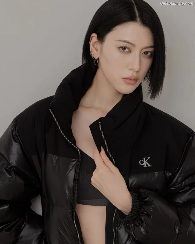 Ayaka Miyoshi photo 2 of 1210