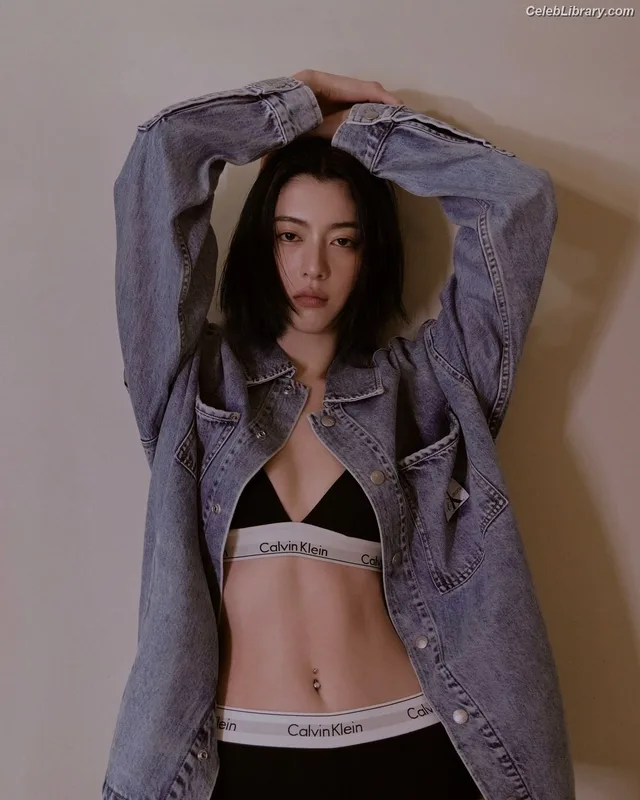 Ayaka Miyoshi photo 9 of 1210
