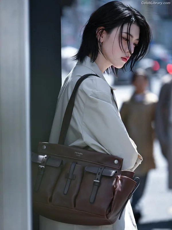Ayaka Miyoshi photo 8 of 1210
