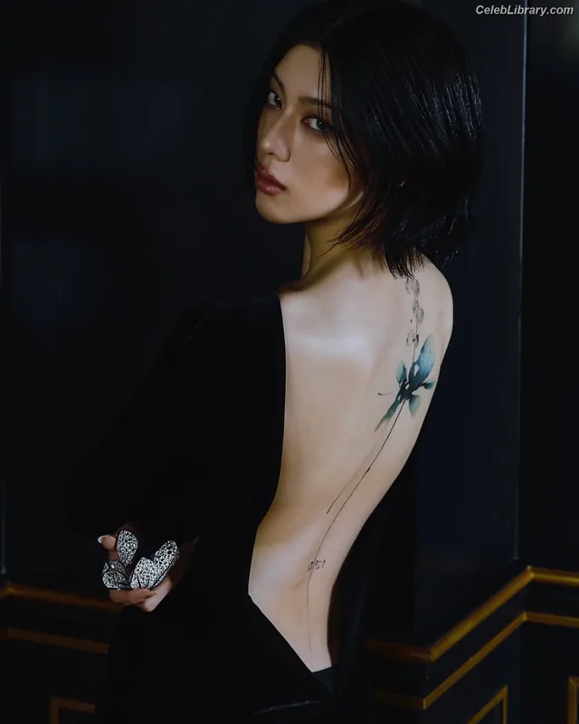 Ayaka Miyoshi photo 12 of 1210