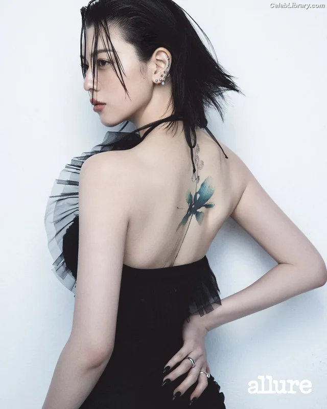 Ayaka Miyoshi photo 21 of 1210