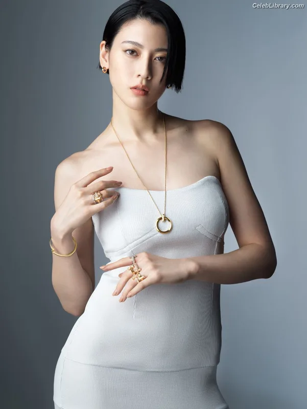 Ayaka Miyoshi photo 22 of 1210