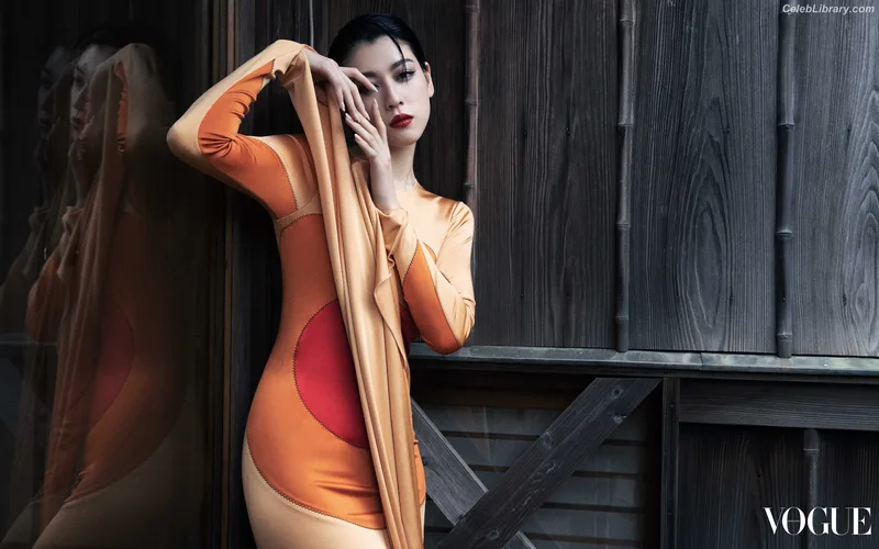 Ayaka Miyoshi photo 7 of 1210