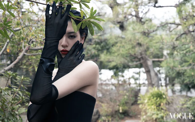 Ayaka Miyoshi photo 8 of 1210