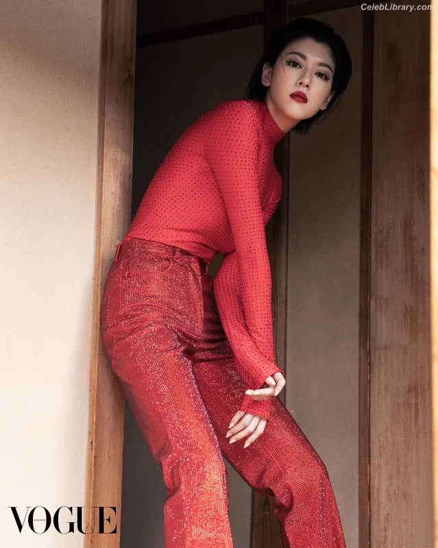 Ayaka Miyoshi photo 9 of 1210