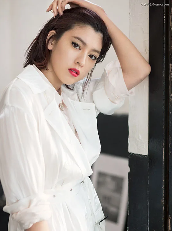 Ayaka Miyoshi photo 14 of 1210