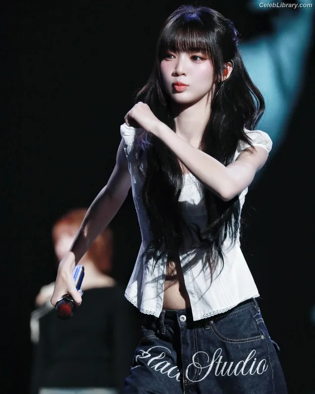 Ayako (Wang Tsai-chen) photo 15 of 22