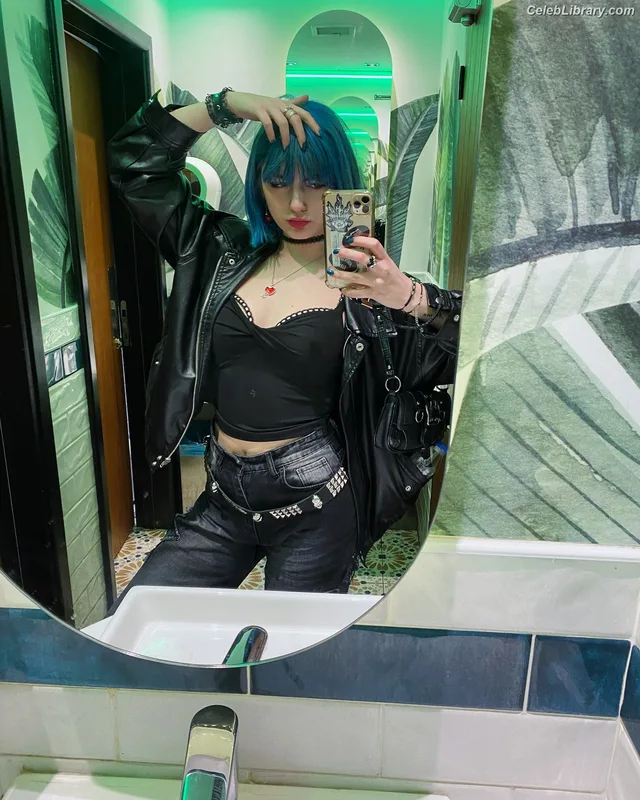 Ayça Tilki photo 1 of 78