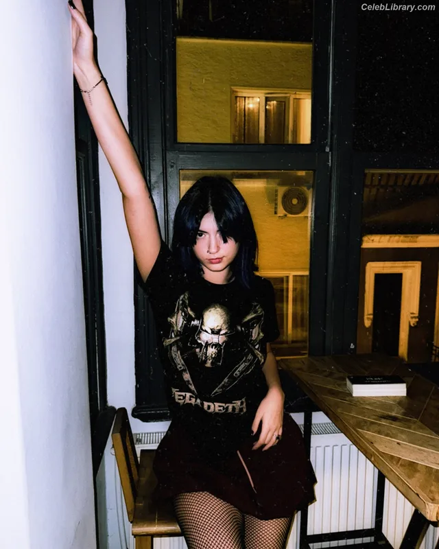Ayça Tilki photo 13 of 78
