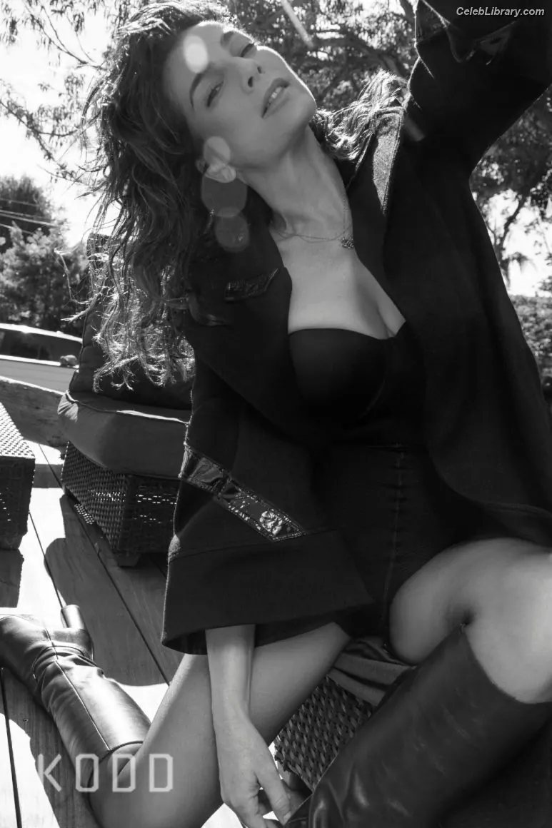Ayelet Zurer photo 10 of 15