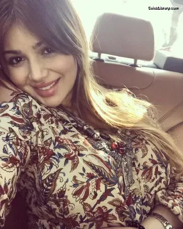 Ayesha Takia photo 3 of 55