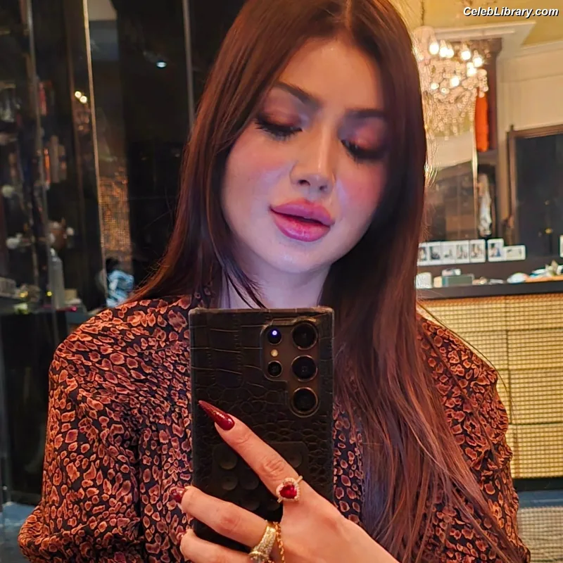 Ayesha Takia photo 5 of 55