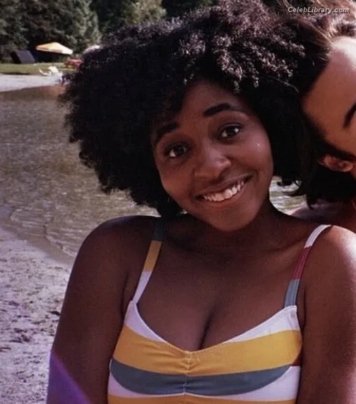Ayo Edebiri photo 8 of 137