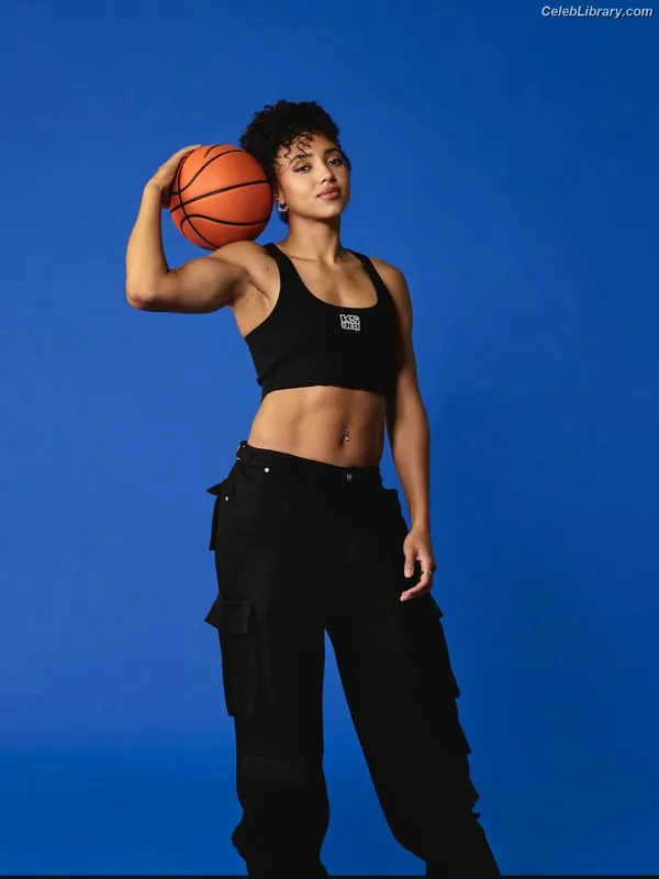 Azzi Fudd photo 13 of 53