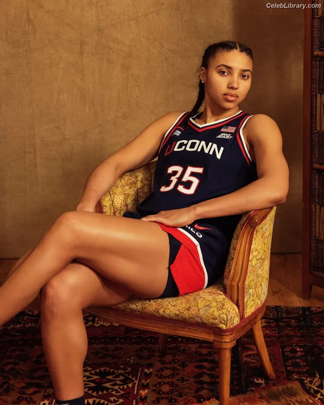 Azzi Fudd photo 13 of 53