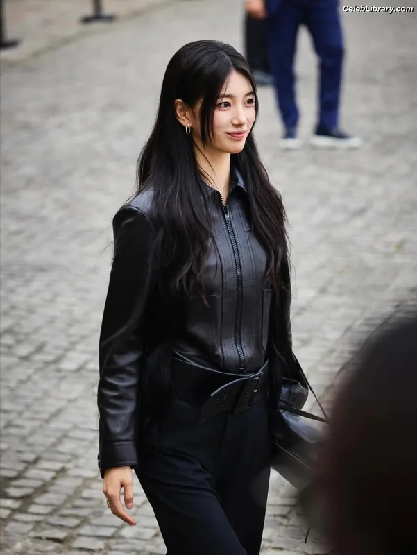 Bae Suzy photo 6 of 119