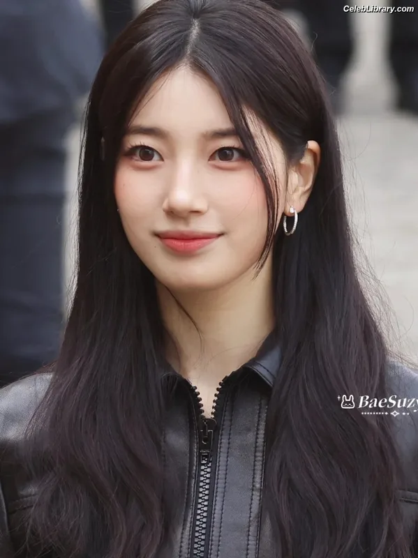 Bae Suzy photo 9 of 119