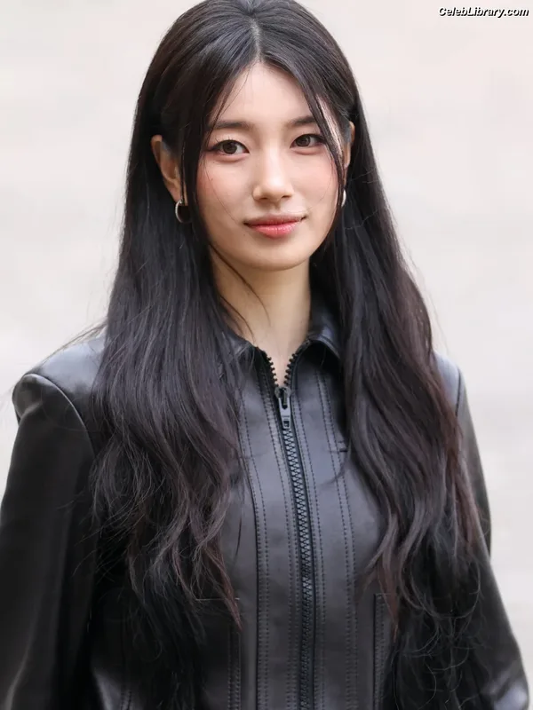 Bae Suzy photo 10 of 119