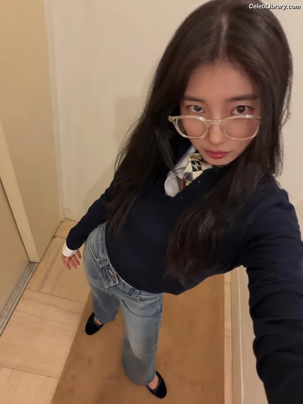 Bae Suzy photo 13 of 119