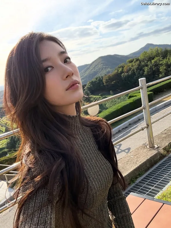 Bae Suzy photo 15 of 119