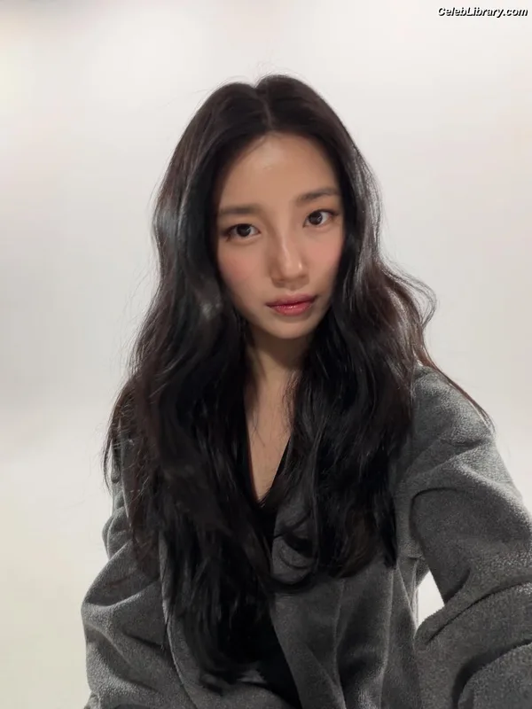 Bae Suzy photo 10 of 119