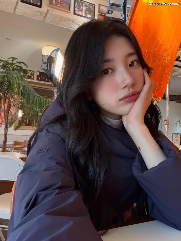 Bae Suzy photo 11 of 119