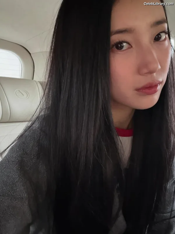 Bae Suzy photo 12 of 119