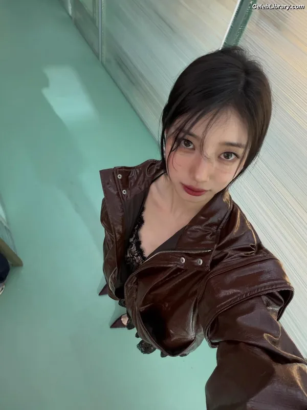 Bae Suzy photo 14 of 119