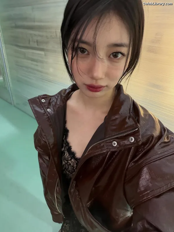 Bae Suzy photo 16 of 119