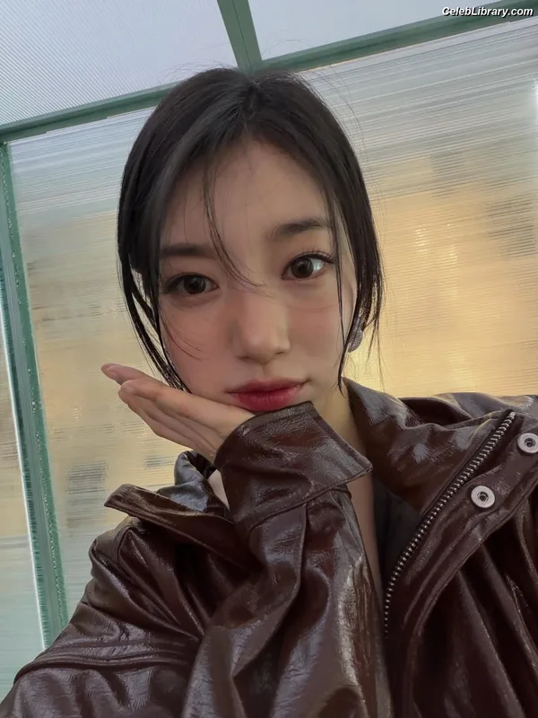 Bae Suzy photo 17 of 119